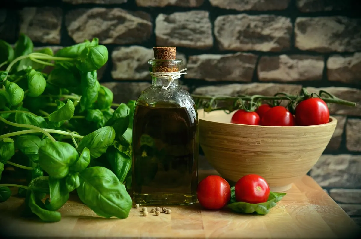 Growing Basil on a North-Facing UK Windowsill: A Low-Light Guide